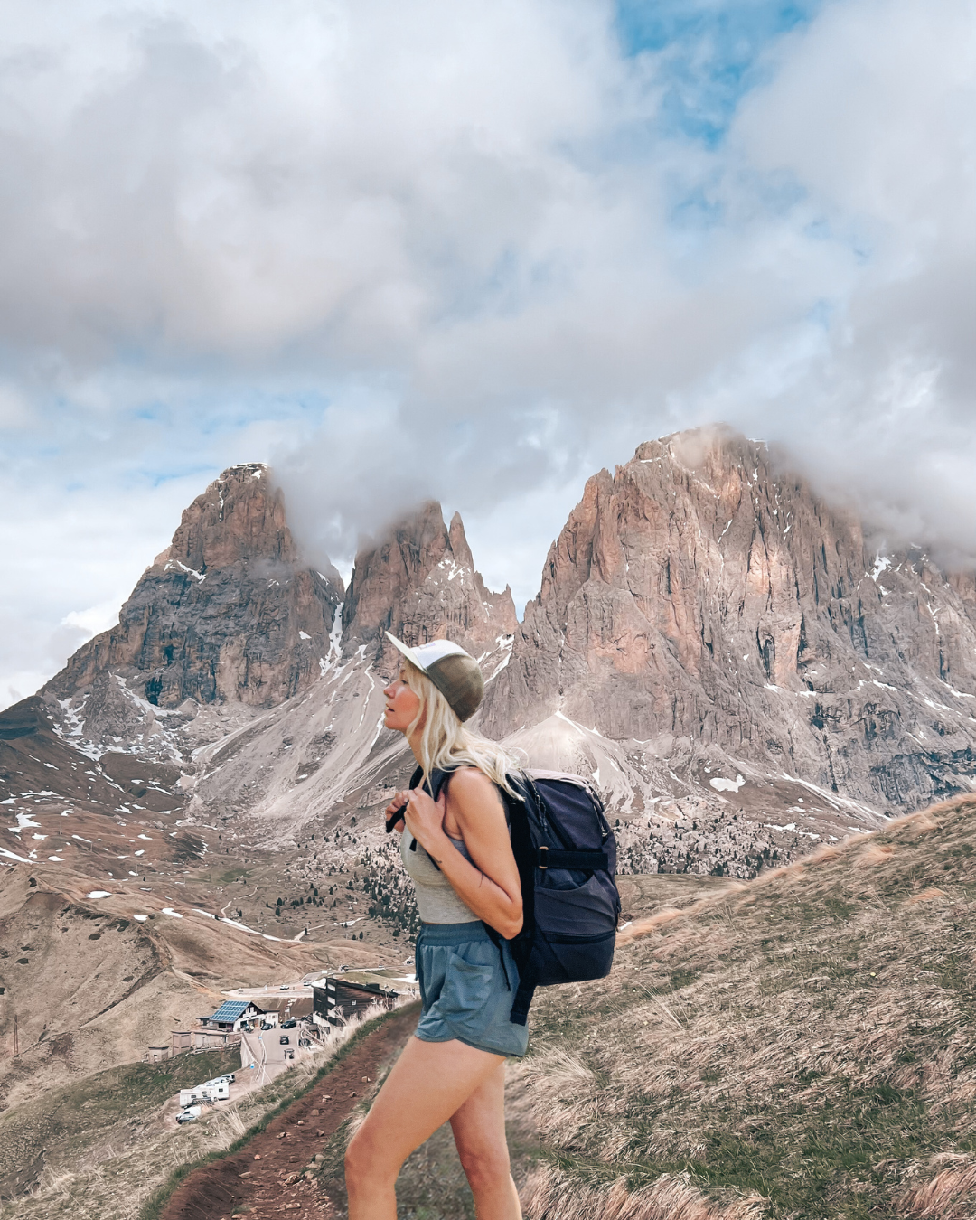 Sella Pass Van Life Guide (2,240 m) – Parking, Climbing & Sassolungo Loop